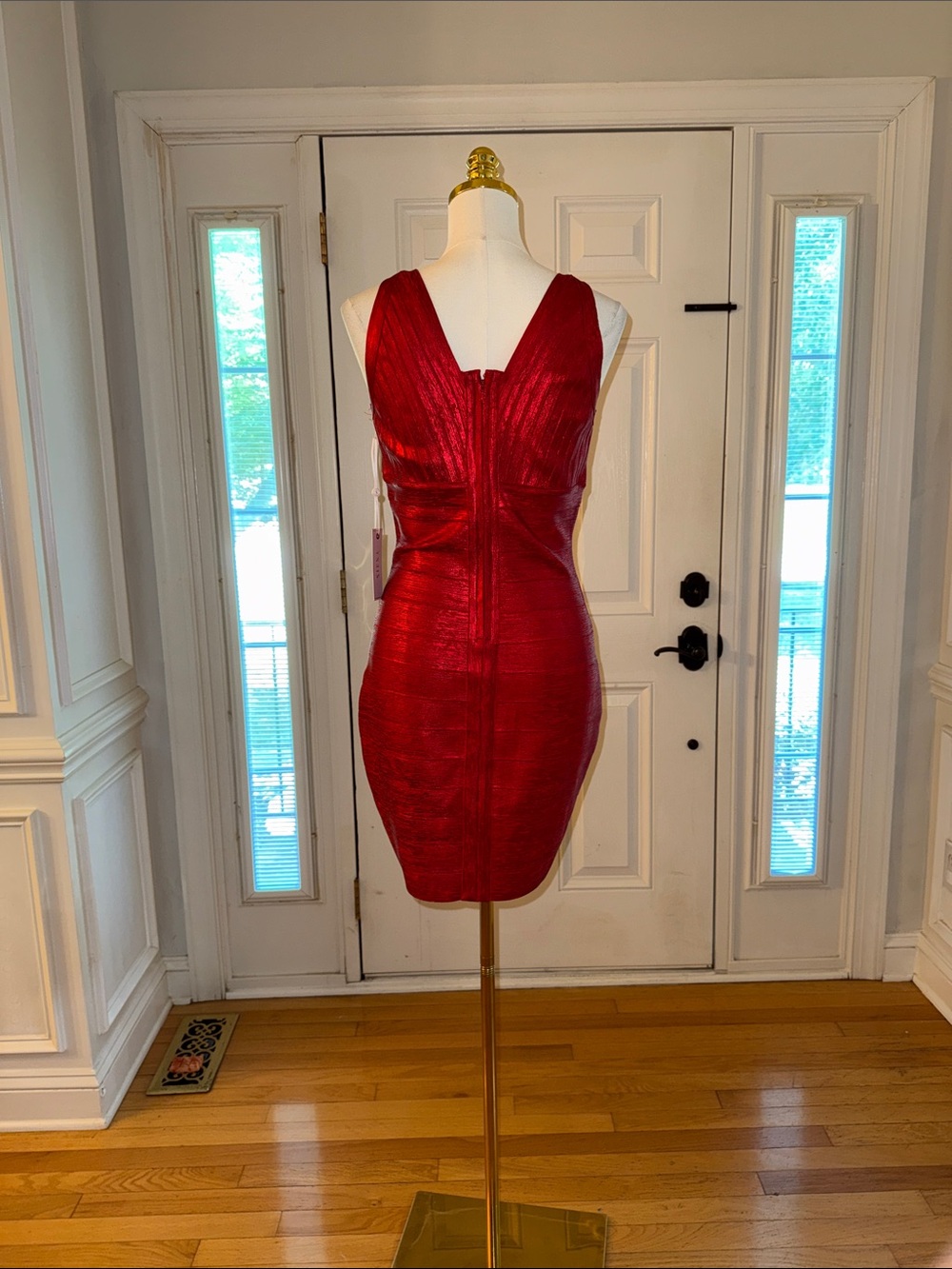 Classic V‑Neck Red Mini Dress - Picture 6 of 6
